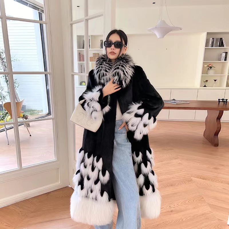 Mantel bulu panjang wanita mantel bulu merak hitam impor Baojiamei