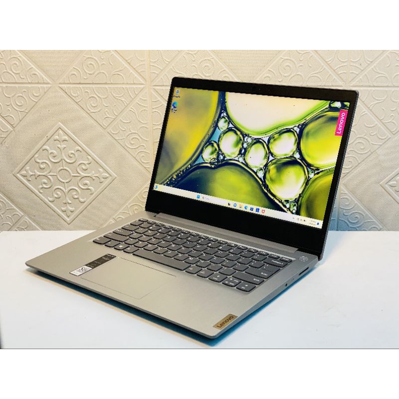 LAPTOP LENOVO IDEAPAD SLIM 3 SSD 256 GB