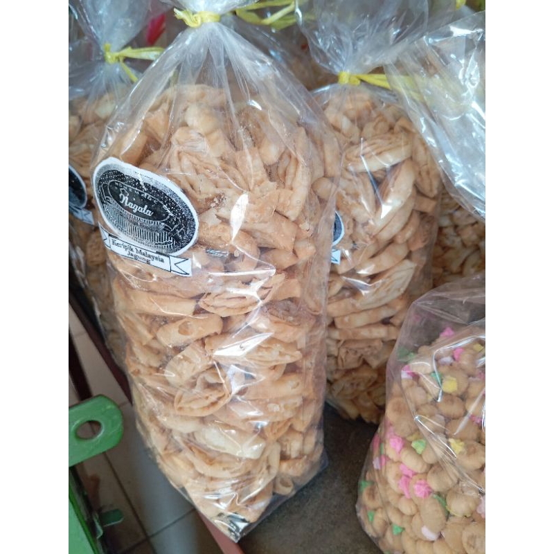 

Keripik Malaysia Gurih Asin 500Gram