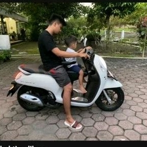 kursi jok boncengan sandaran anak Honda Scoopy ukuran pas