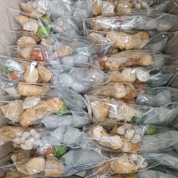 

PROMO paket 12 bungkus baso aci khas pamoyanan garut