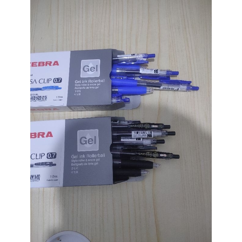 

ATH Pulpen Gel Sarasa Zebra 0.7 (1 Pak/12 Pcs) Hitam/Biru
