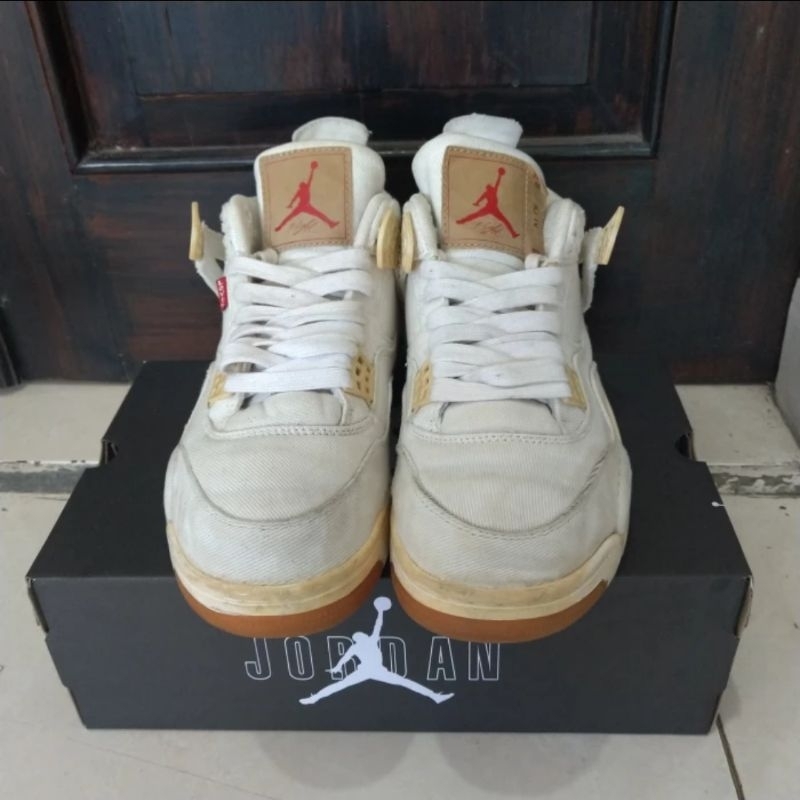 Jordan Retro 4 Levis size 44
