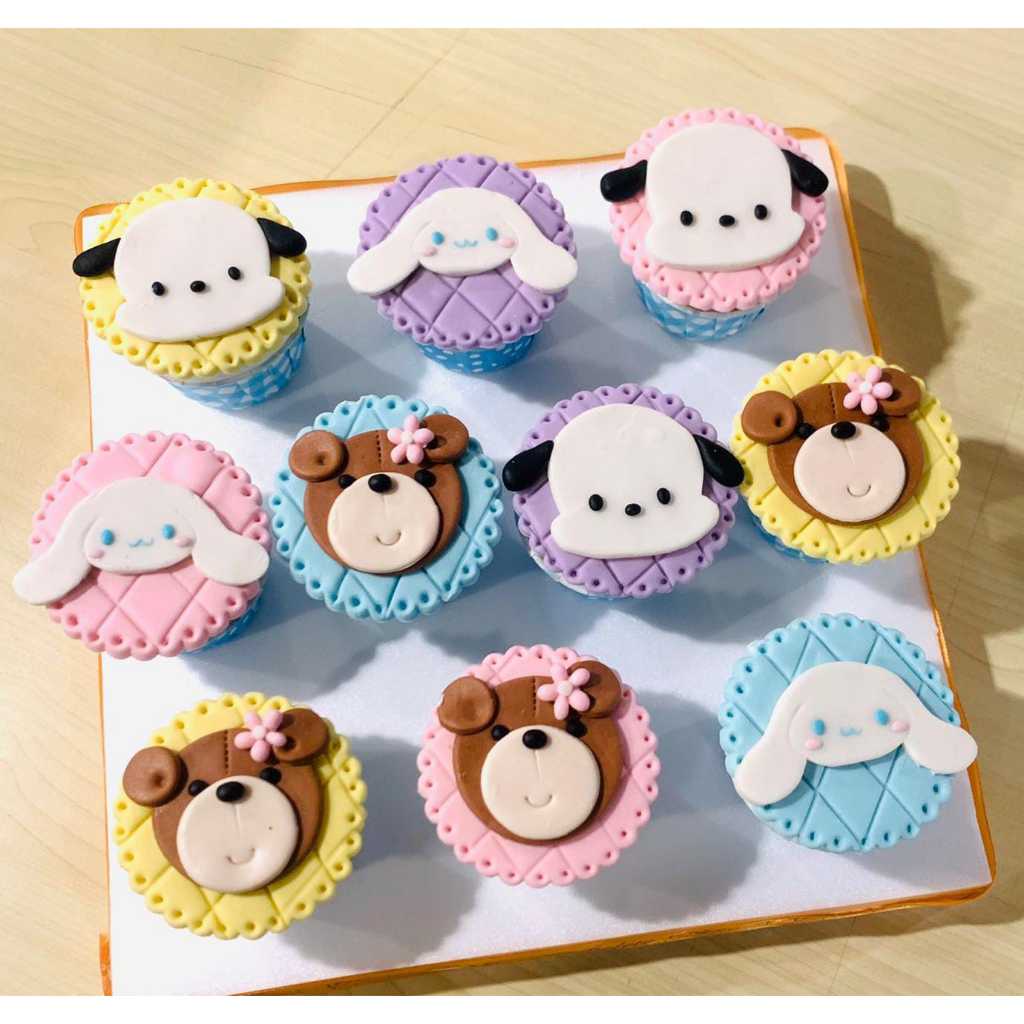 

Kue ulang Tahun/Birthday Cake/Cup Cake Cinnamoroll Boneka Panda/Baca Deskripsi/Harga Perpcs CupCake