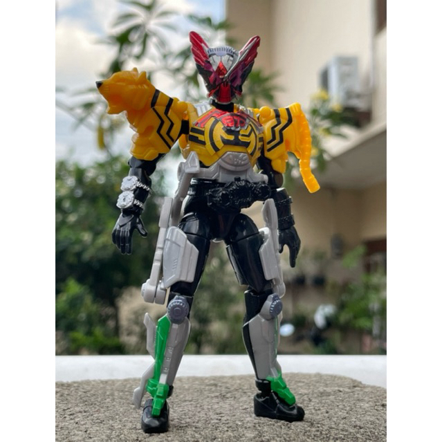 SODO OOO OZU ARMOR KAMEN RIDER SO DO TAJADOR TATOBA