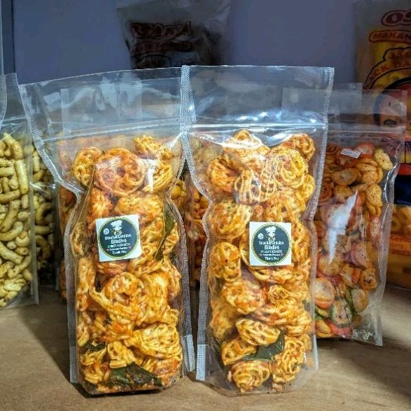 

Kerupuk Rafael Kerupuk Viral Kerupuk Bantet Pedas Daun Jeruk