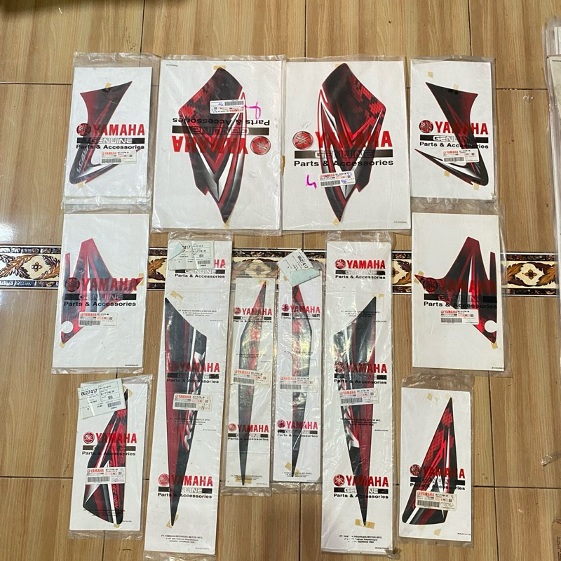 striping stiker set Yamaha Vixion 2008 Merah original YGP