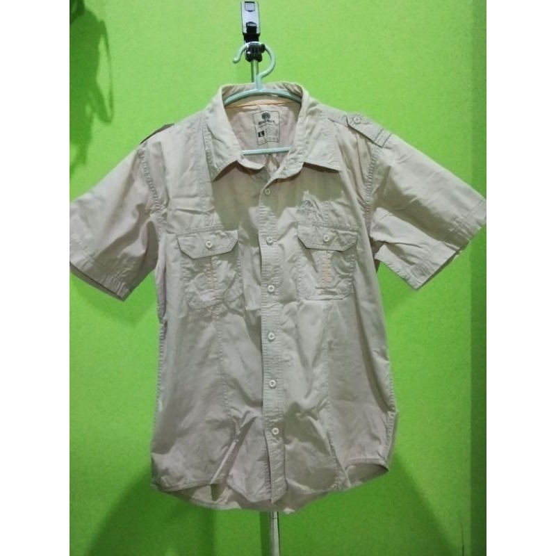 Kemeja eiger preloved