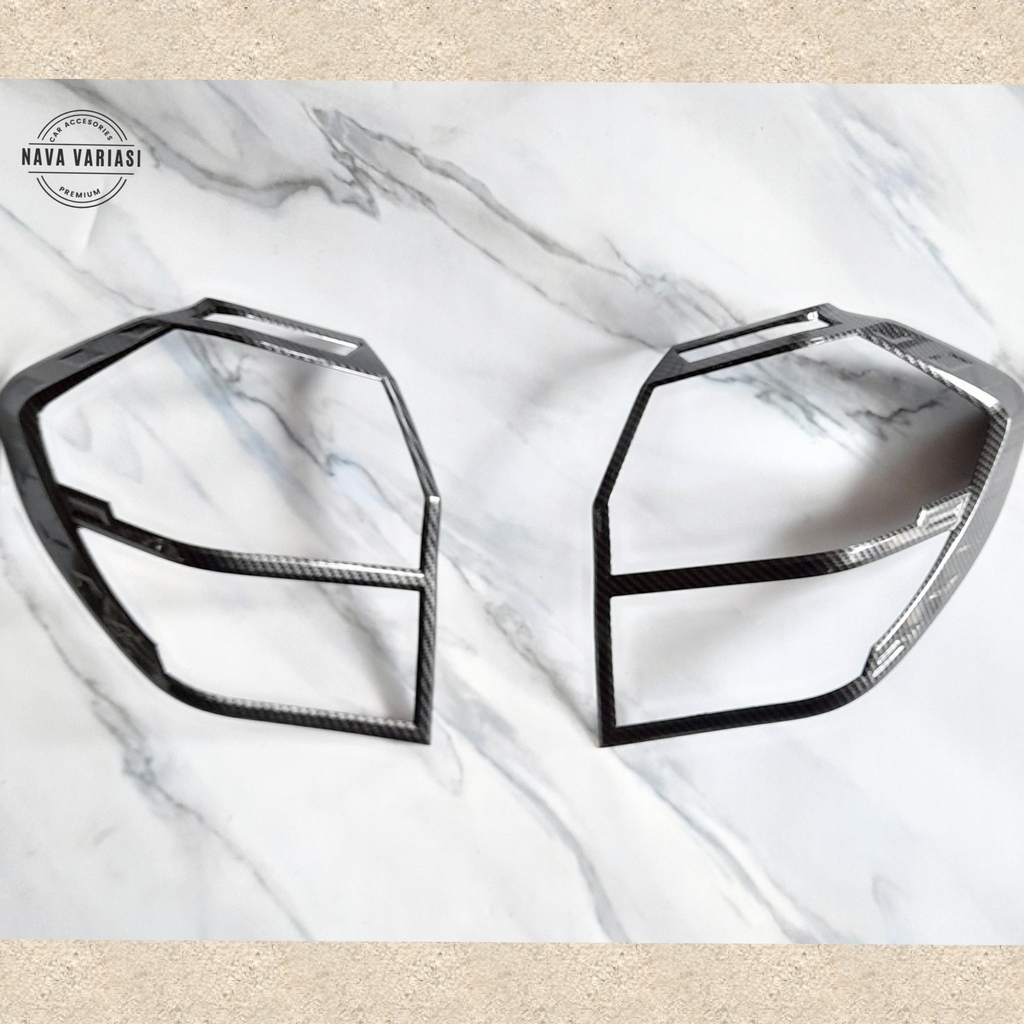 Garnish Belakang Ayla Cover Lampu Belakang Mobil Daihatsu Ayla 2023 Glossy Carbon