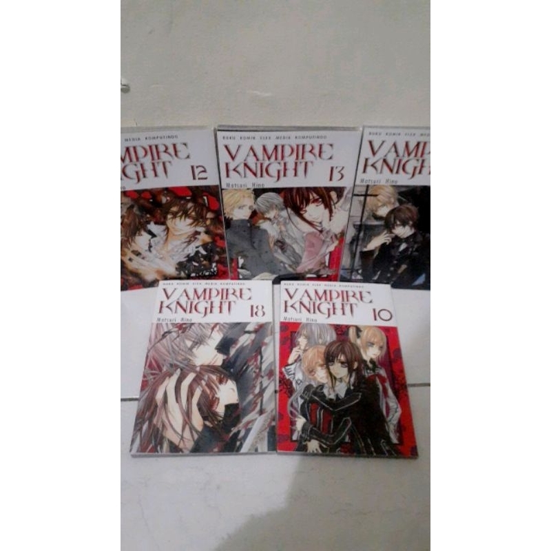 komik Vampire Knight