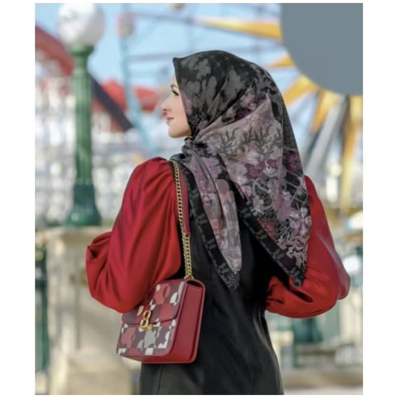 Hijab / Jilbab Syari / Jumbo Hijab Segiempat The Dream Park Series Motif Buttonscarves Lasercut Titi