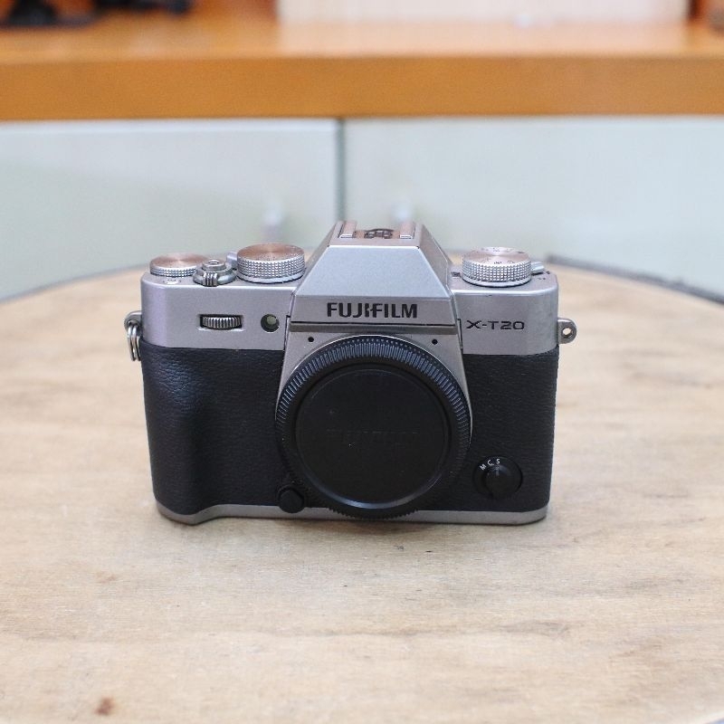 KAMERA FUJIFILM X-T20 BODY ONLY Second Fullset Box - Kamera Mirrorless Fujifilm