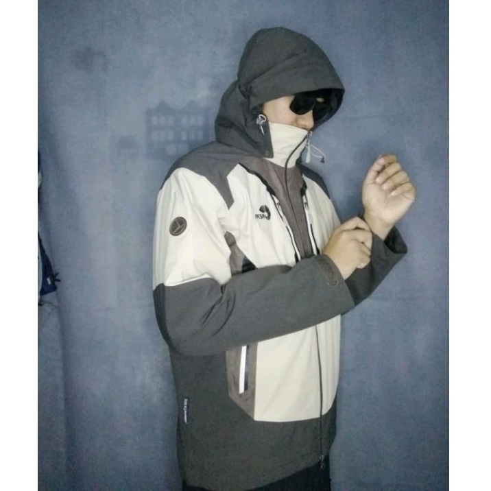 Jaket Outdoor Nepa Like New