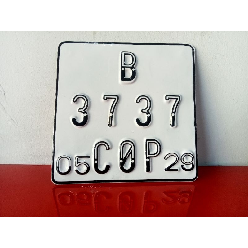 plat double kotak vespa