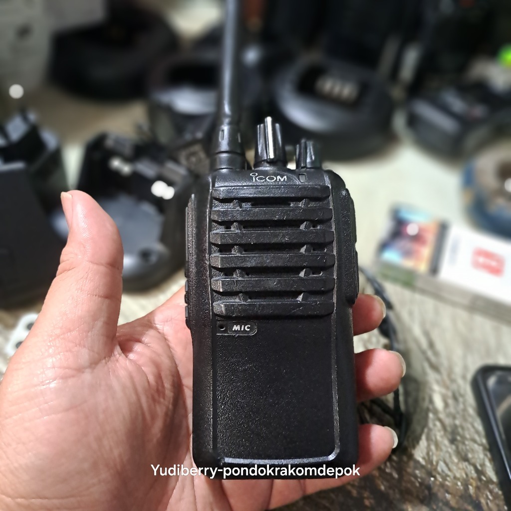 Ht Icom U80L Made in Japan Batangan Bekas Frekuensi Uhf Low Band 350 Mhz Normal Icom Uhf Bagus