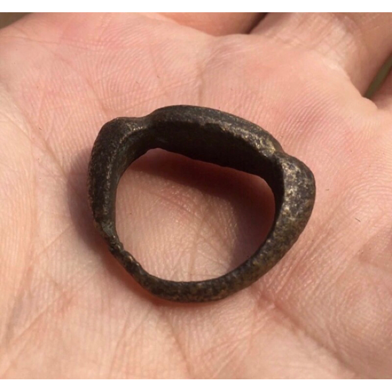 Cincin Kuno Zaman Kerajaan dan 3 Koin Kuno Kerajaan Romawi