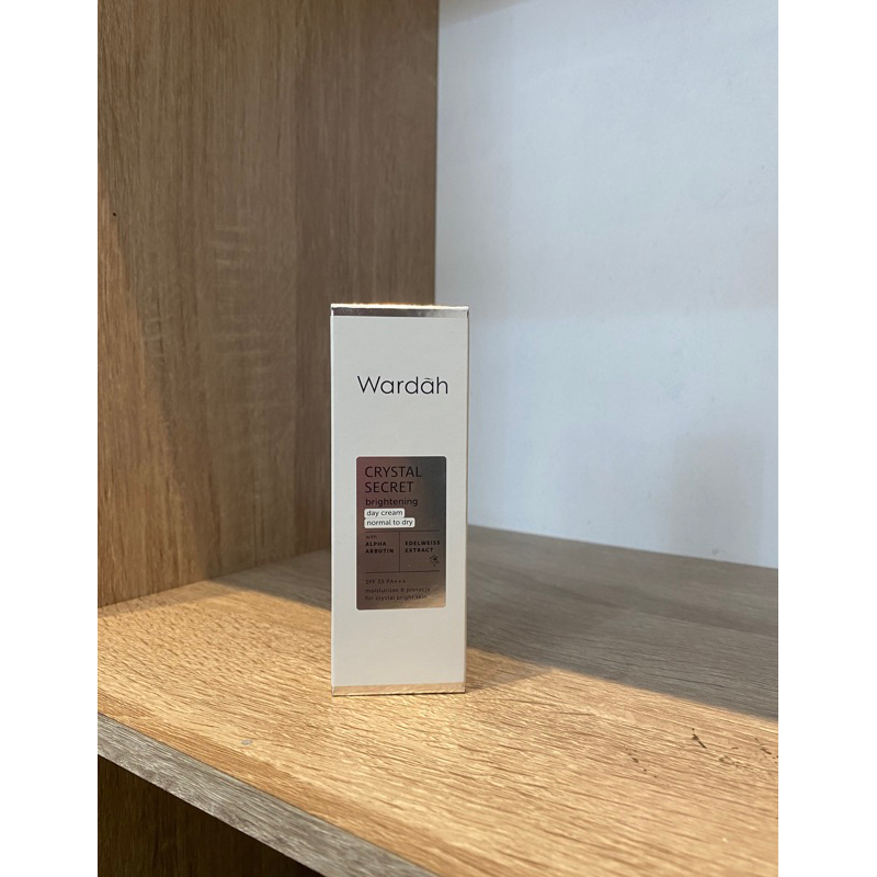Wardah Crystal Secret day cream