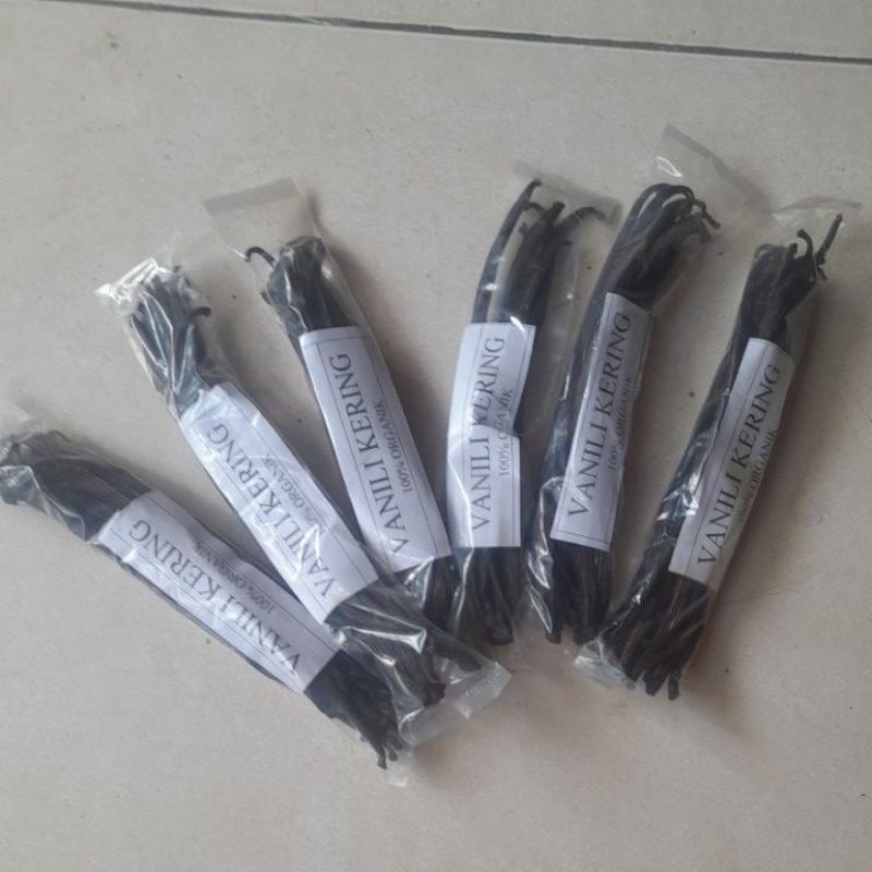

Vanilla Beans - Vanilla Kering Organic Kualitas Terbaik 15 - 25 Gram