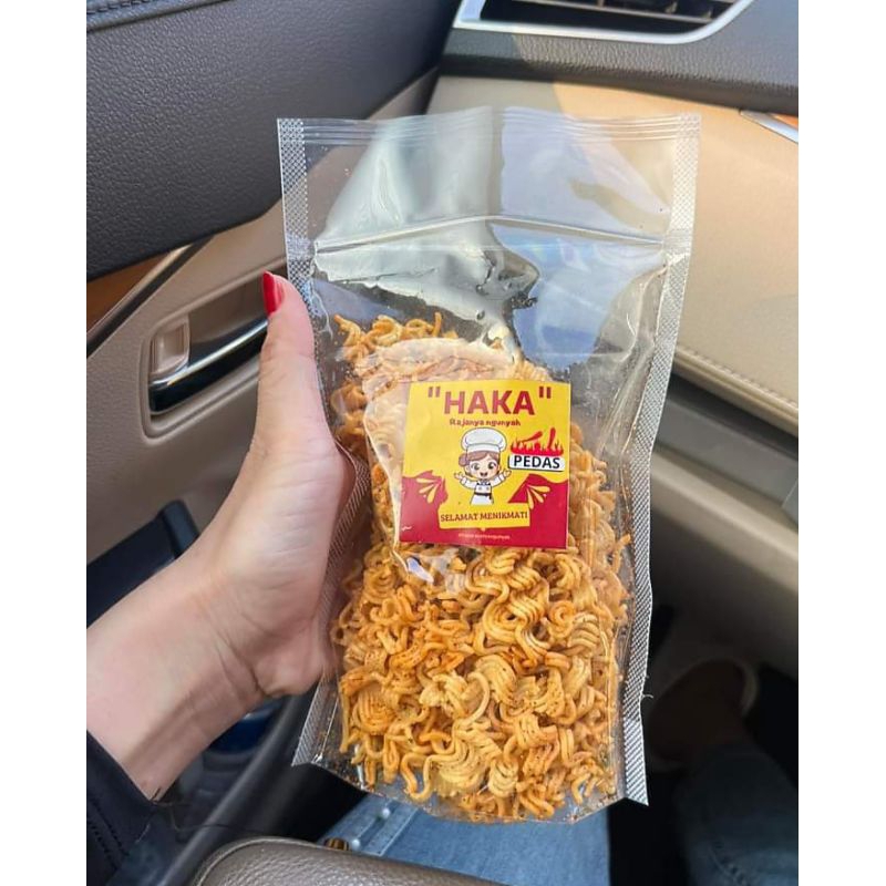 

HAKA MIE KREMES GORENG KRIUK JUMBO 200gram