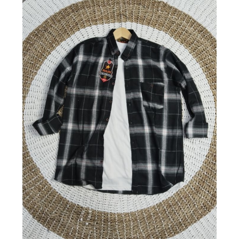 hem flanel pria lengan panjang