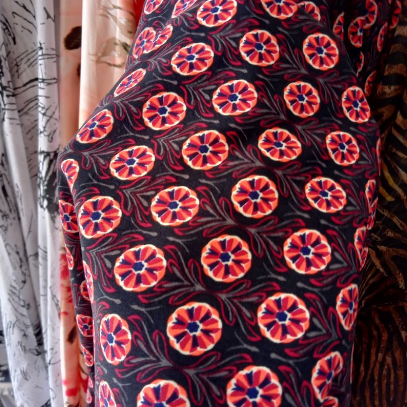 Kain Zara - Kain Zara Crepe Motif Abstrak Import - Kain Zara Silk - Kain Meteran Dzc | Harga Per Set