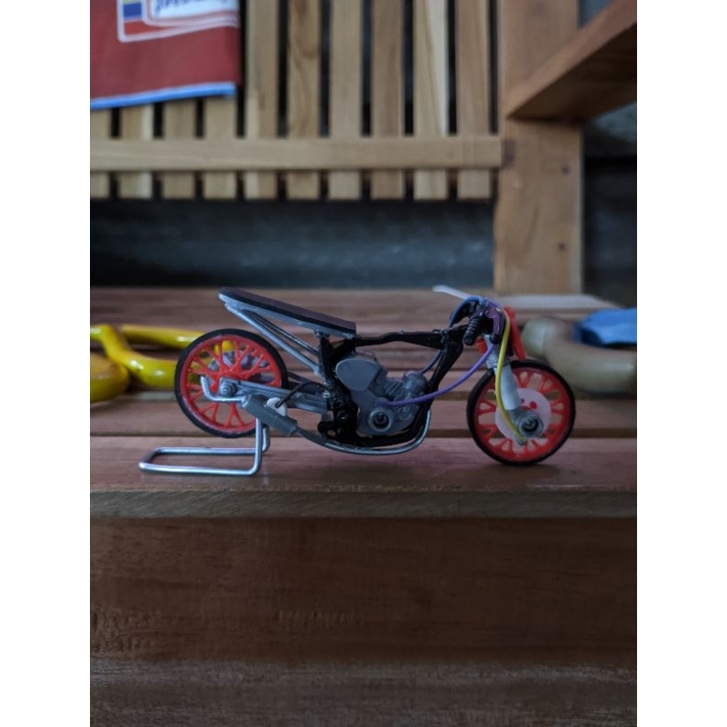 mainan miniatur herex surex drag thailand keren murah (bonus peddock)
