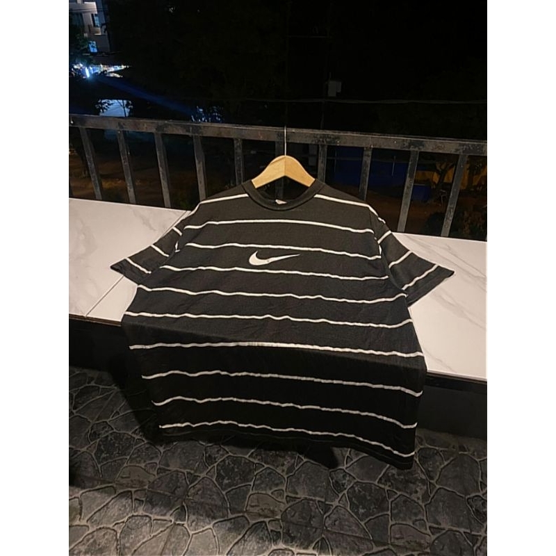 Nike vintage 90s stripe center swoosh vtg