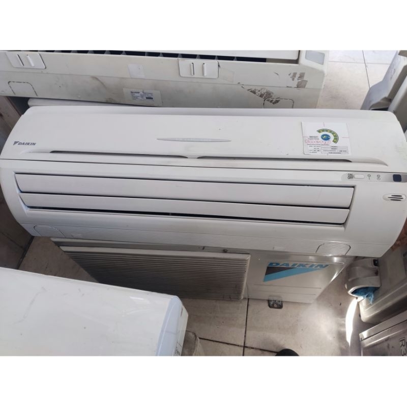 AC second Daikin 1/2pk