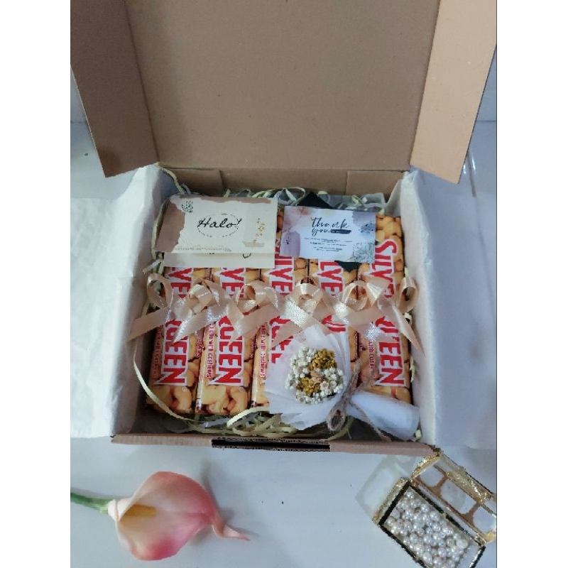 Gift Box - Hampers Coklat Silverqueen - Hari Valentine