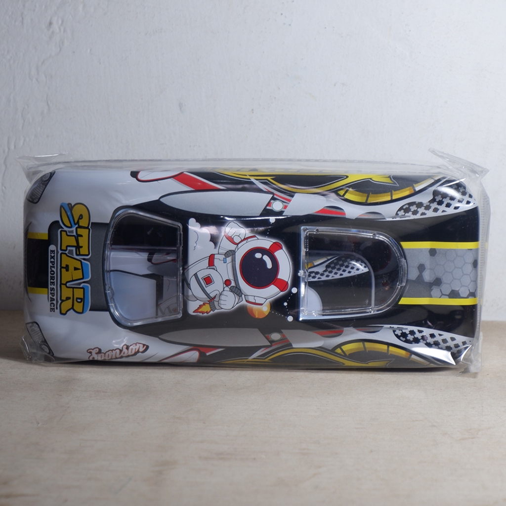 

Kotak Pensil Kaleng Karakter Murah Bentuk Mobil