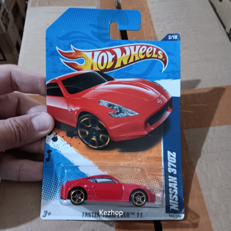 HOT WHEELS NISSAN 370Z MERAH