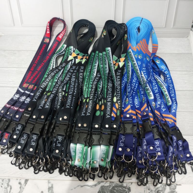 

TALI LANYARD FULL PRINTING/PENGAIT HITAM BERKUALITAS