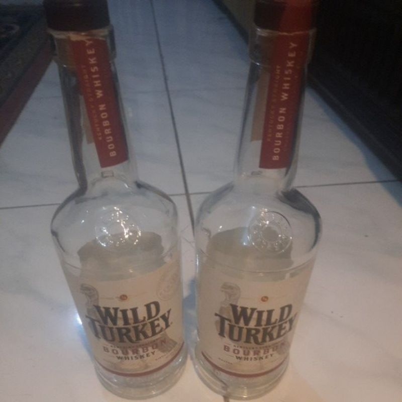 botol kosong wadah minuman