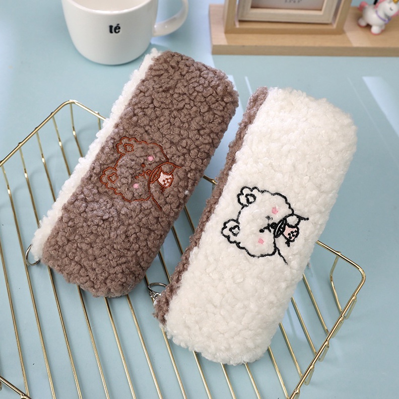 

KUALITAS TERJAMIN Mismi Danica Pencil Case Plush Kotak Pensil Cute Bear Sekolah Perempuan Trendy PC2D