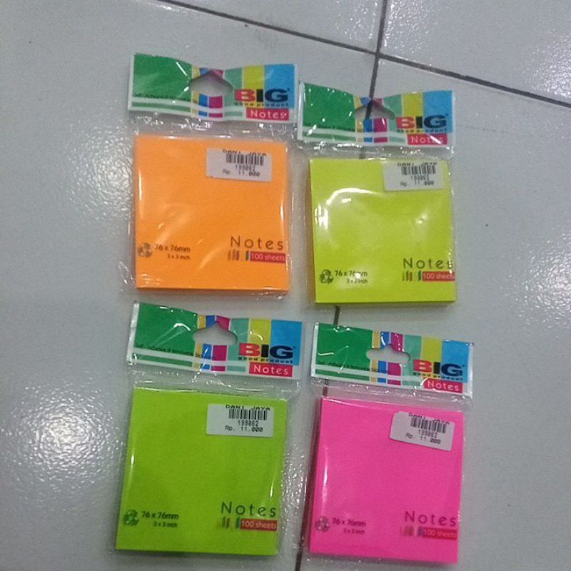 

MEMO STICK / STICKIE NOTE / STICKY NOTE POLOS 4 WARNA KOTAK