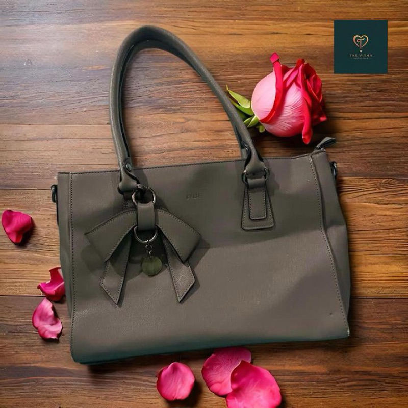 Tas kylie bahan kulit saffiano preloved like new