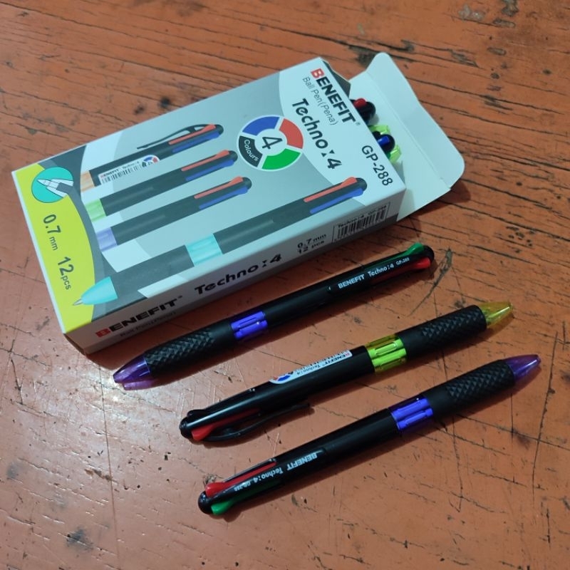 

1 Pak Pulpen 4 Warna BENEFIT Isi 12 Pcs