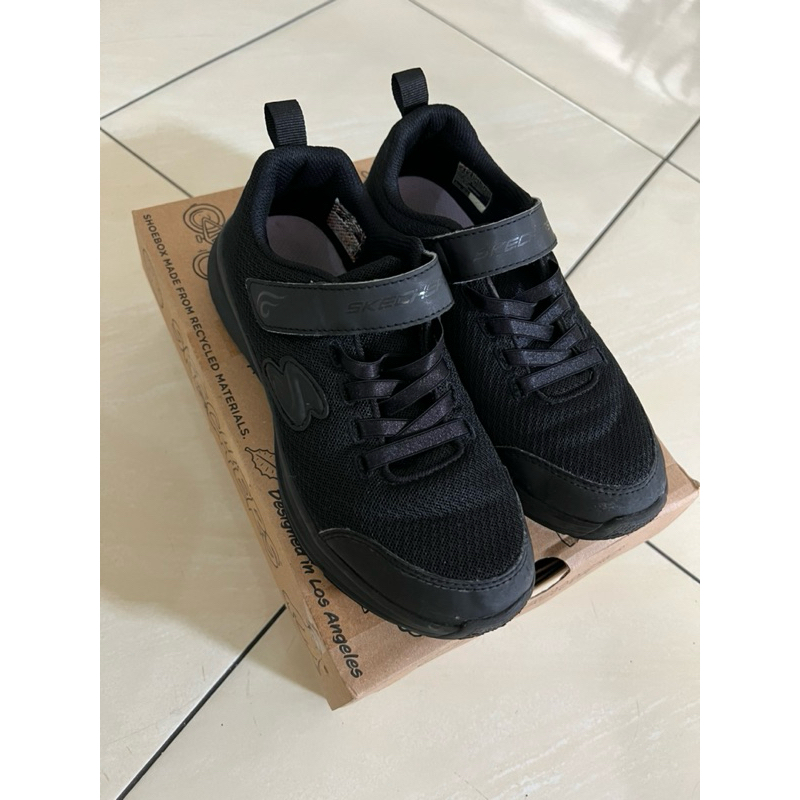 Preloved Sepatu Sekolah Anak Skechers