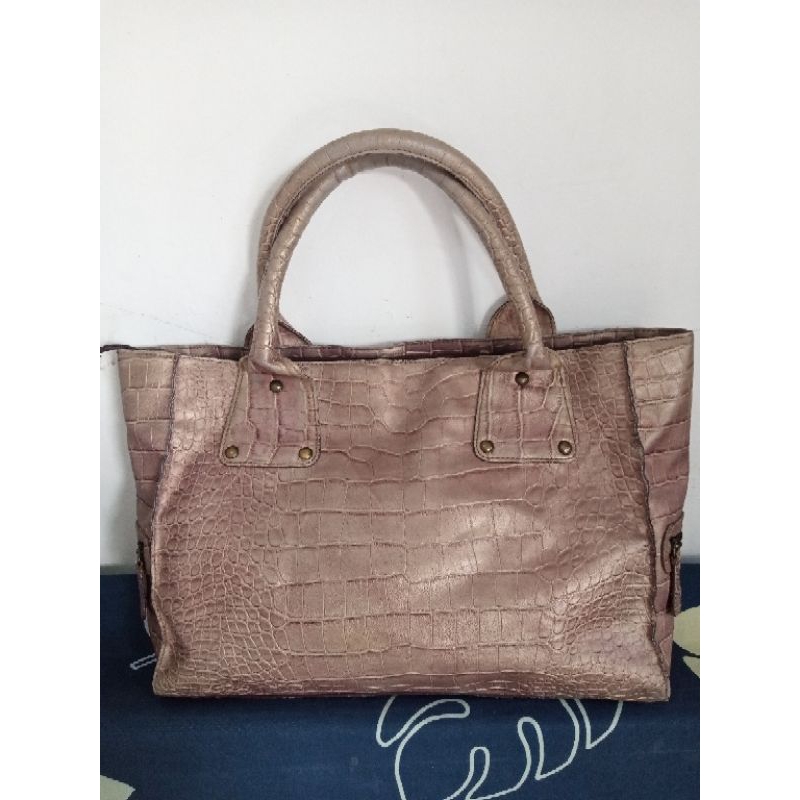 Tas preloved Tote Ssamzie Bahan Kulit  Warna coklat...dengan Lapisan Hologram dan Kancing Magnetik
