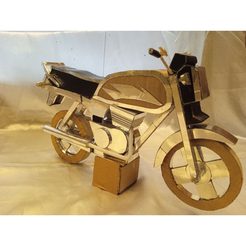 MINIATUR/PRAKARYA MOTOR HONDA GL MAX DARI KARDUS