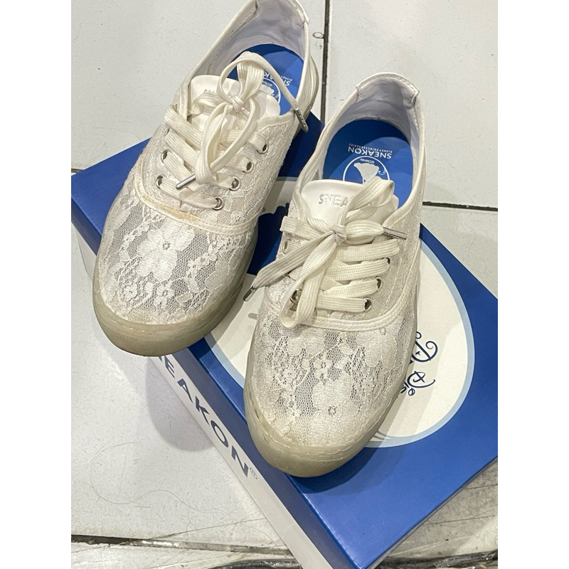 Sepatu Sneakers Sneakon Cinderella preloved