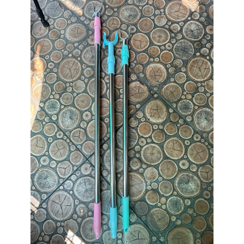 GALAH BAJU SODOKAN PENGAIT BAJU UNTUK MENJANGKAU HANGER