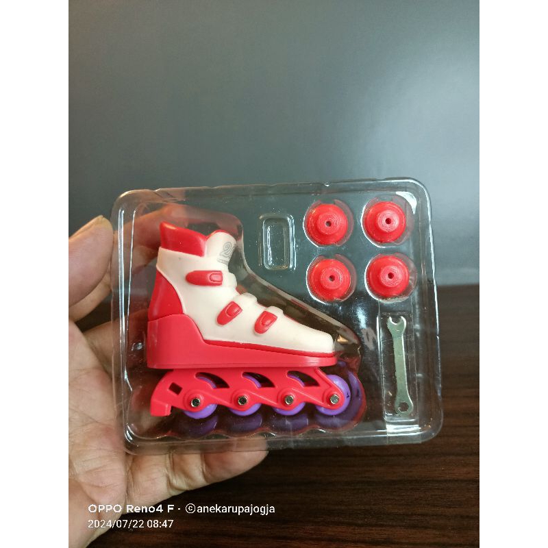 finger roller skate