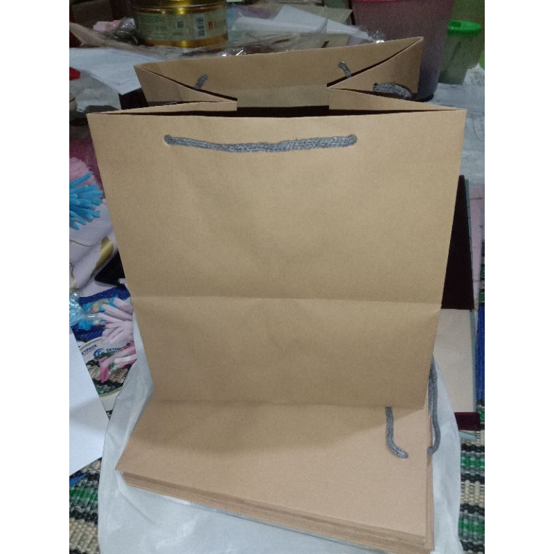 

paper bag ukuran 25,5 × 22 × 26,5 CM