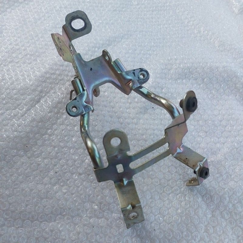 breket depan tameng YAMAHA LEXI original B3F