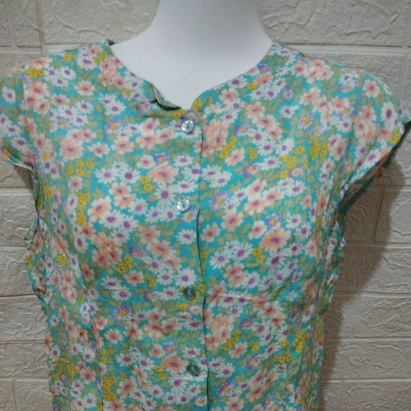 blouse lengan pendek bunga kecil