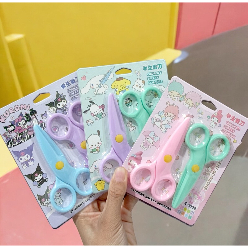 

Set Gunting kertas anak bahan aman gunting kertas untuk anak paud Playgroup TK SD Harga utk 1 set gunting kertas (isi 2pcs)