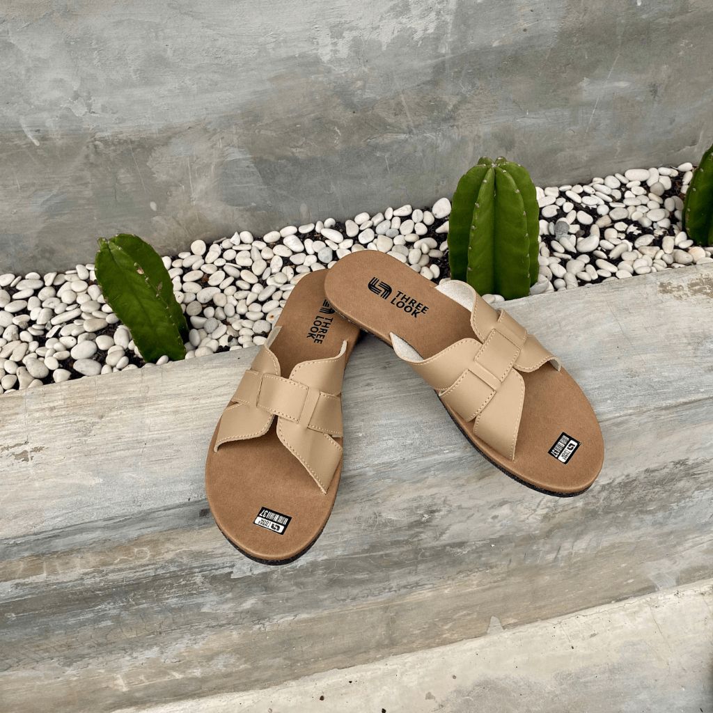 Threelook - Sandal Kulit Wanita Sandal Kekinian Sendal Sandal Slop Wanita Anti Slip Anti Licin Senda