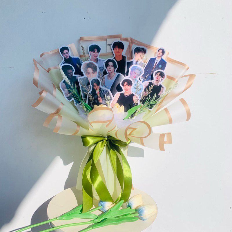 Buket cutting  KPOP/ buket kpop / BTS,EXO,NCT DLL free request foto sendiri / foto bareng doi / DLL