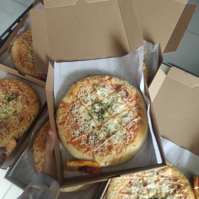

Pizza mantap ukuran box 20x20 cm by in bakery